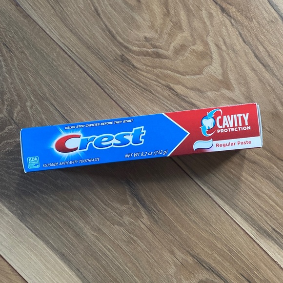 Crest Toothpaste NWT - Picture 1 of 3